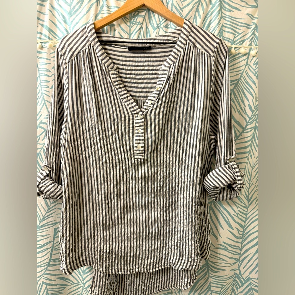 Seersucker High/Low Tunic Top